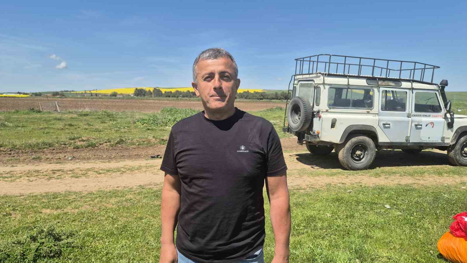 Tekirdağ’da sarı şölen: Paramotorlar sarı tarlaları gezdi
