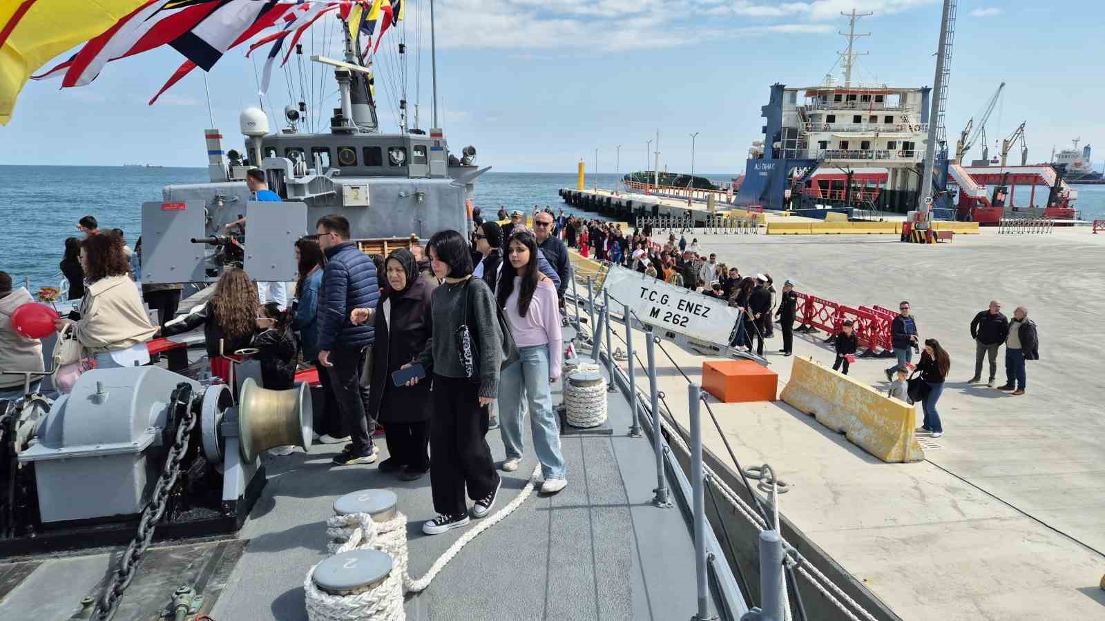 Tekirdağ’da savaş gemisi ziyarete açıldı

