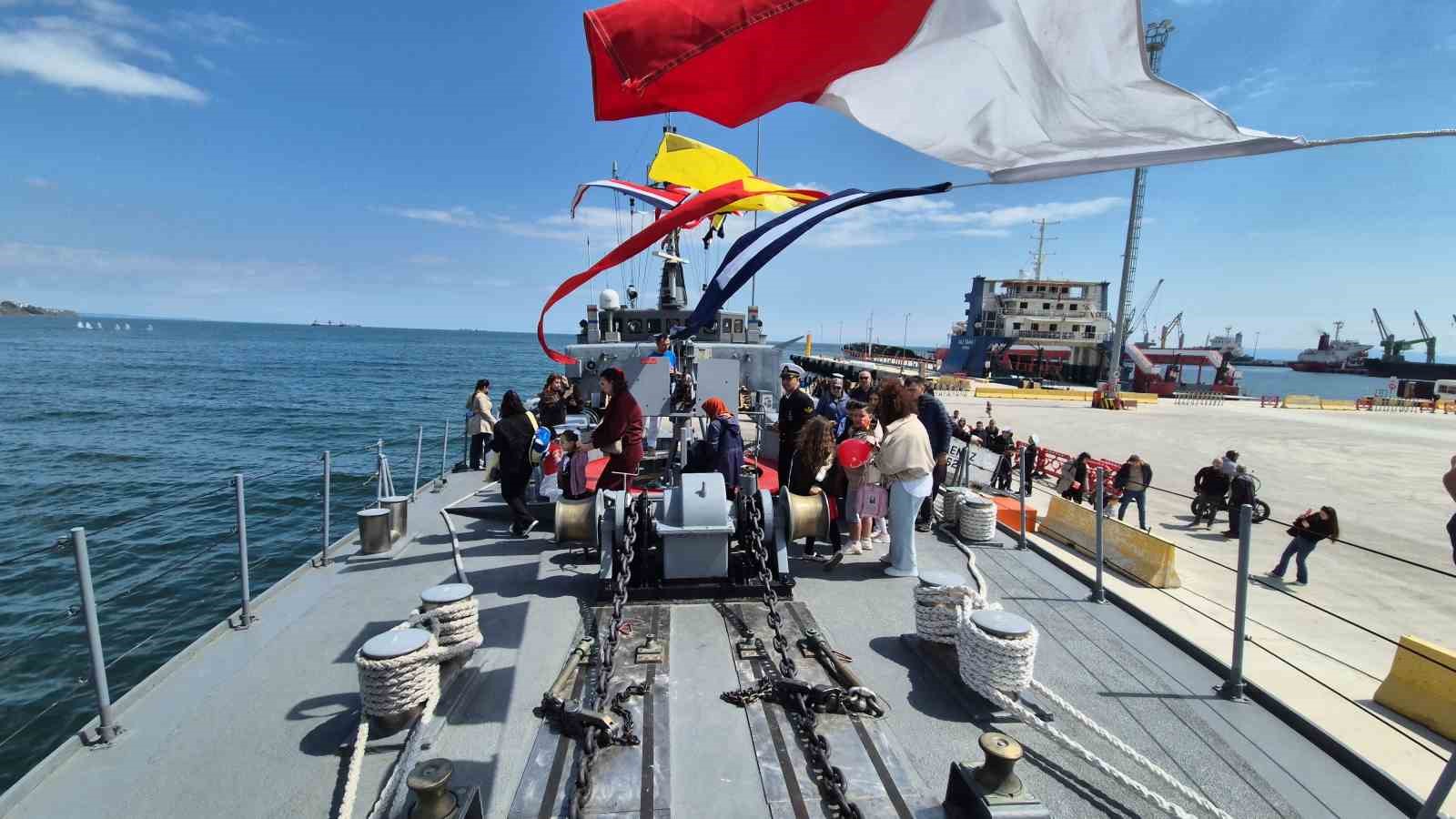 Tekirdağ’da savaş gemisi ziyarete açıldı
