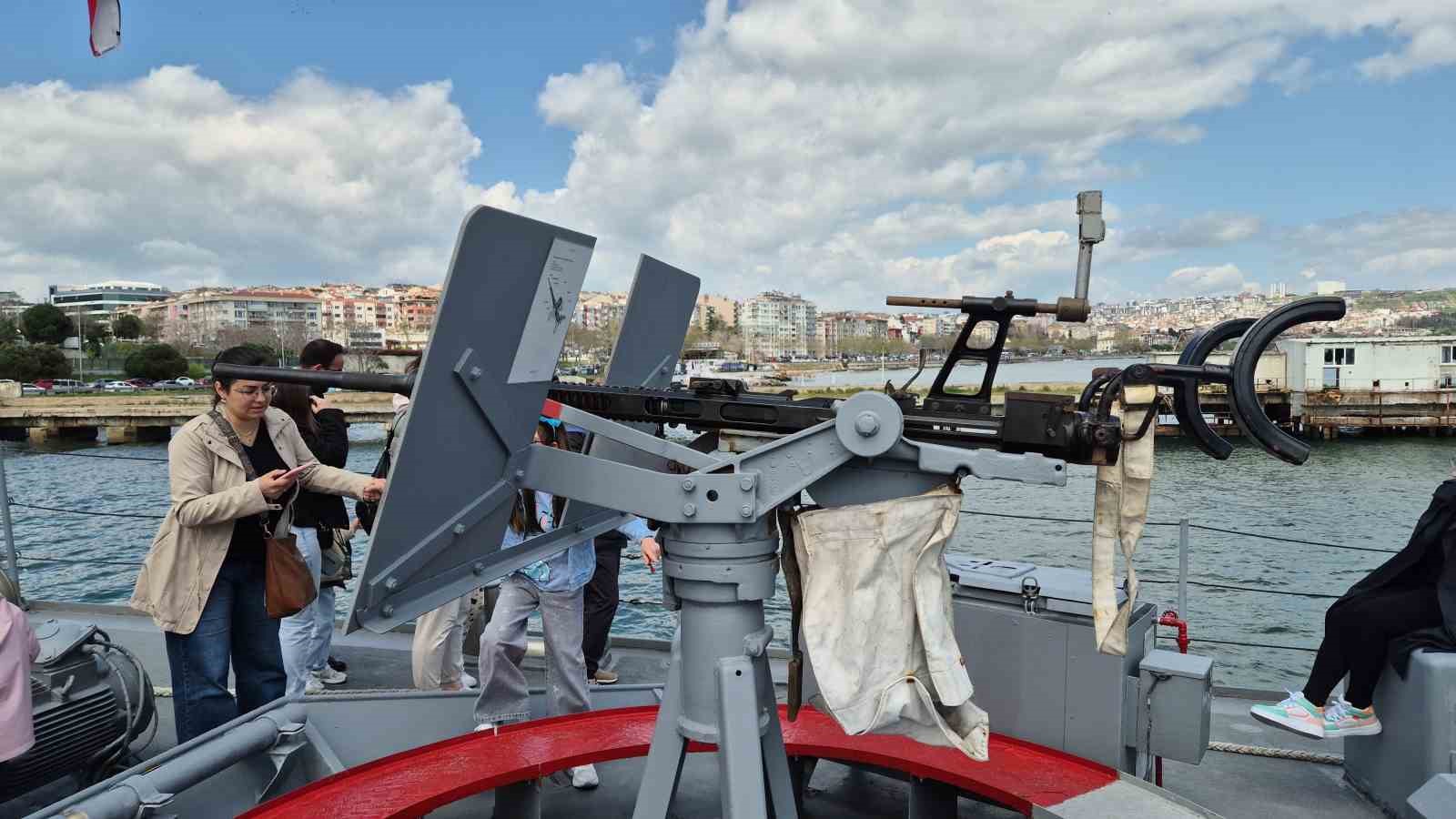 Tekirdağ’da savaş gemisi ziyarete açıldı
