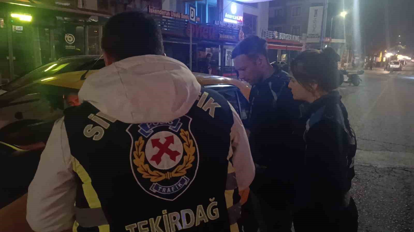 Tekirdağ’da T plakalı ticari araçlara sıkı denetim: 35 araç kontrol edildi, 50 bin lira ceza yazıldı
