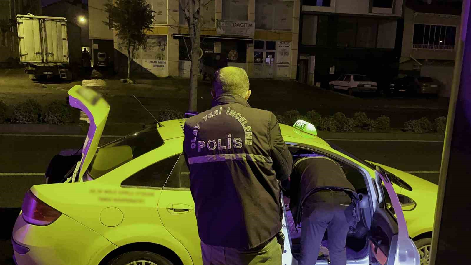 Tekirdağ’da takside yolcu dehşeti: Şoförü omzundan bıçakladı
