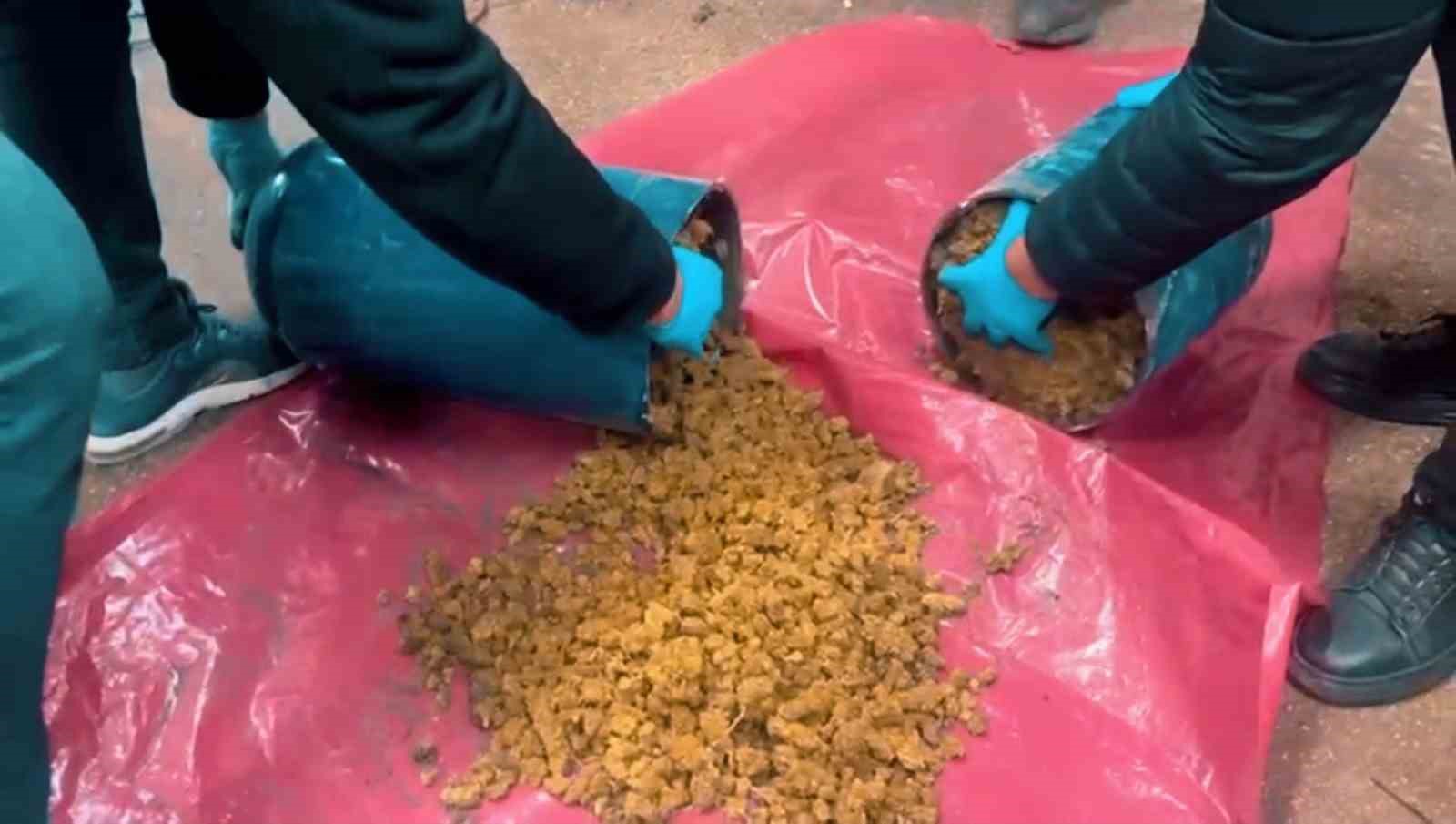 Tekirdağ’da yakıt tüplerine zulalanmış 24 kilo 500 gram skunk ele geçirildi
