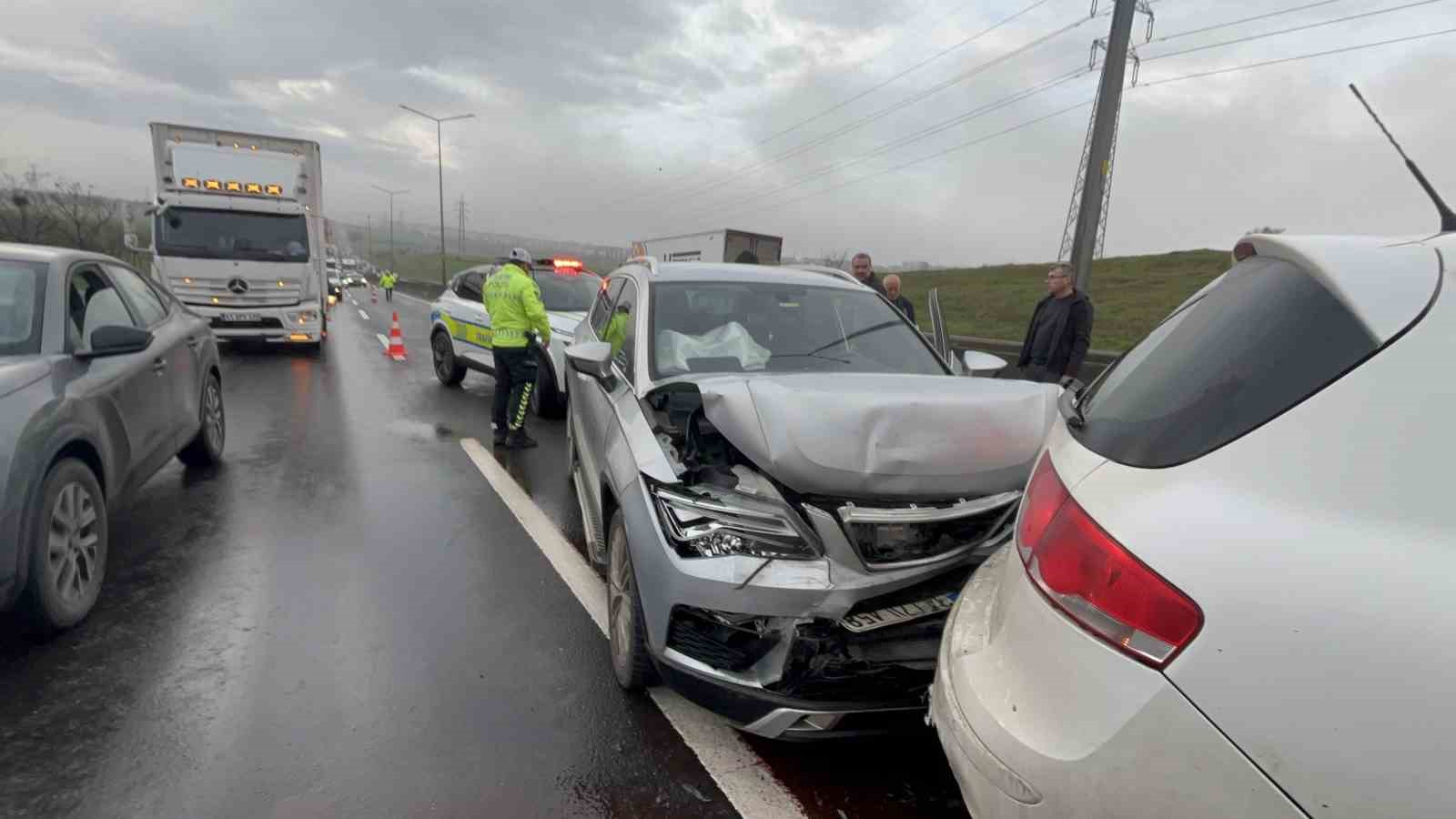 Tekirdağ’da zincirleme kaza: 4 araç birbirine girdi
