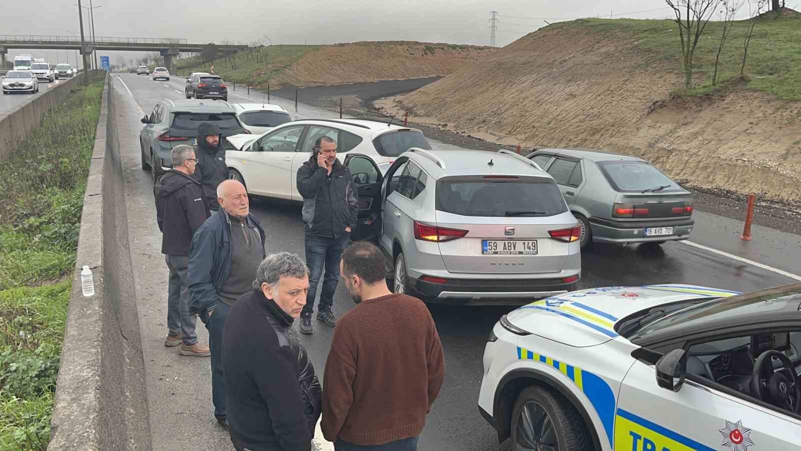 Tekirdağ’da zincirleme kaza: 4 araç birbirine girdi
