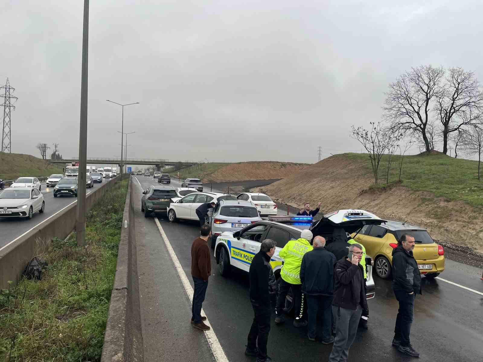 Tekirdağ’da zincirleme kaza: 4 araç birbirine girdi
