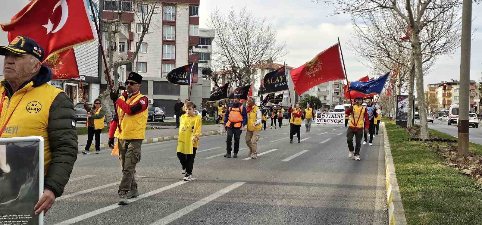 Tekirdağ’dan yola çıkan ’57’nci Alay’ korteji Gelibolu’ya ulaştı

