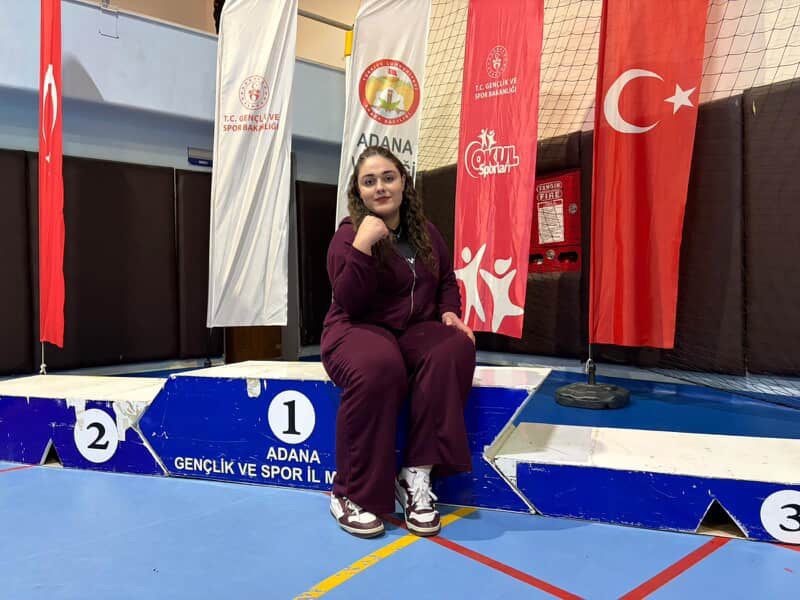 Tekirdağlı öğrenci bilek güreşinde Türkiye birincisi oldu
