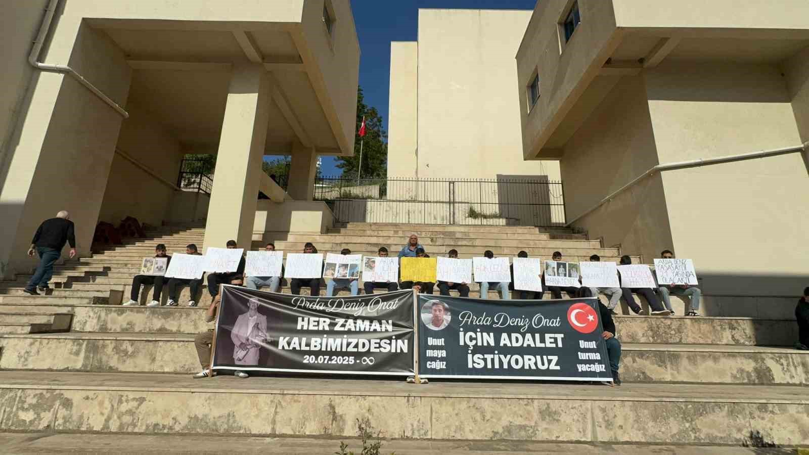 Tekne kavgasında ölen Arda Deniz Onat’ın davasında tutuklu sanıklar serbest bırakıldı
