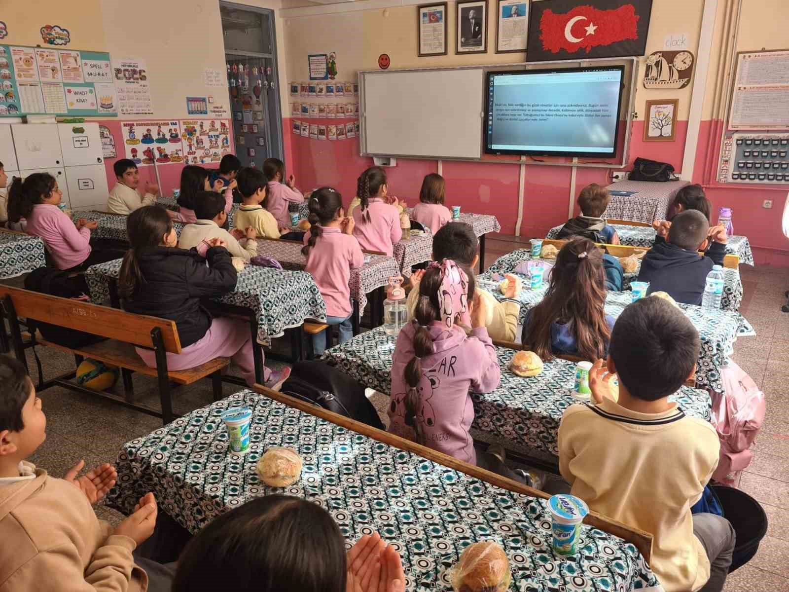 Tekne orucu tutan minikler iftarda buluştu
