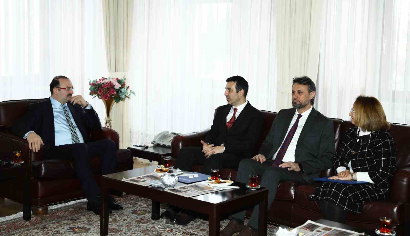 Teknik bilimler MYO programlarına MEDEK akreditasyon belgeleri takdim edildi
