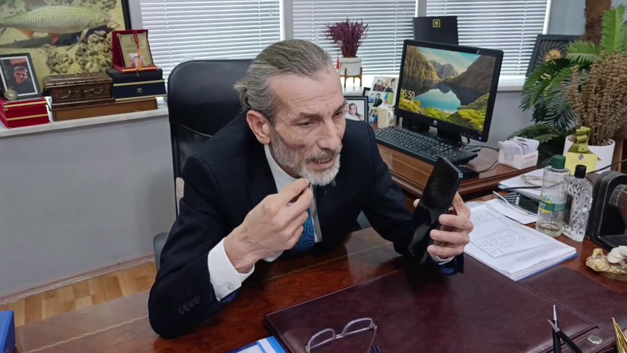 Telefonda başladı, sahilde bitti: Cinnet anlarında film gibi ikna operasyonu
Telefonda başladı, sahilde bitti: Cinnet anlarında film gibi ikna operasyonu