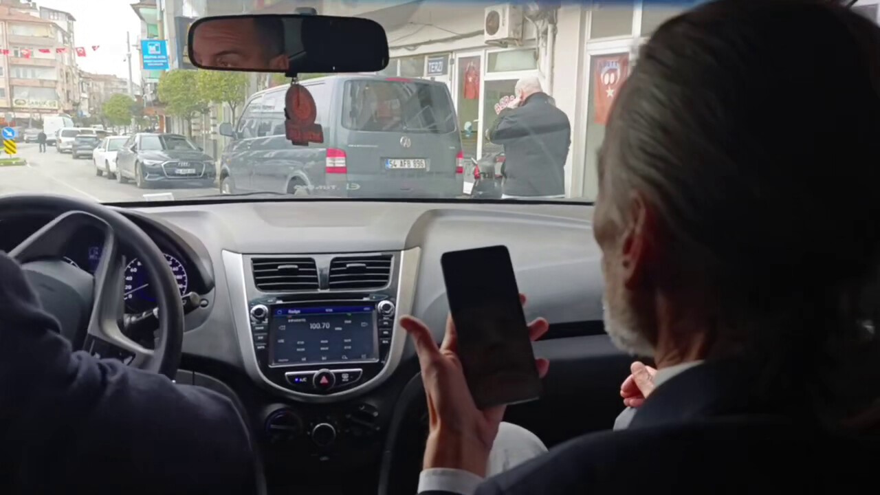 Telefonda başladı, sahilde bitti: Cinnet anlarında film gibi ikna operasyonu
Telefonda başladı, sahilde bitti: Cinnet anlarında film gibi ikna operasyonu