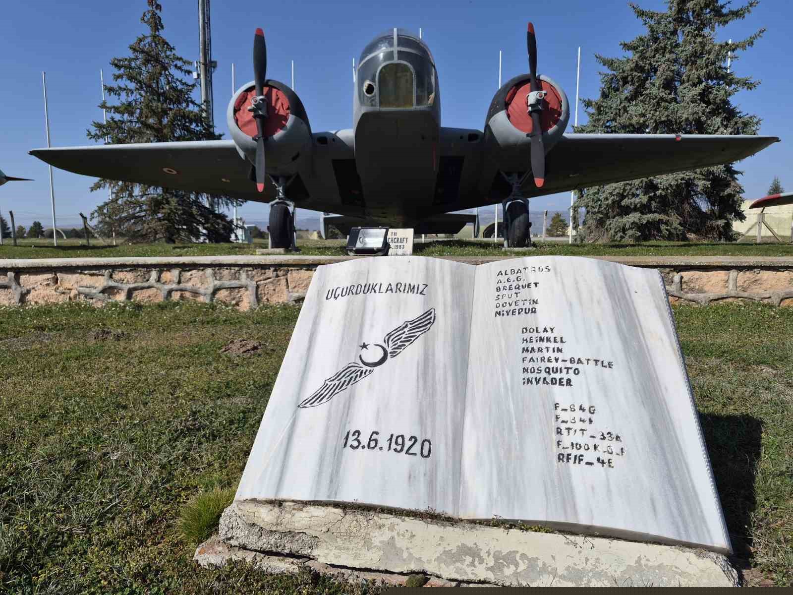 Telefondan annesiyle bayramlaşan Mehmetçik’in duygu dolu anları
