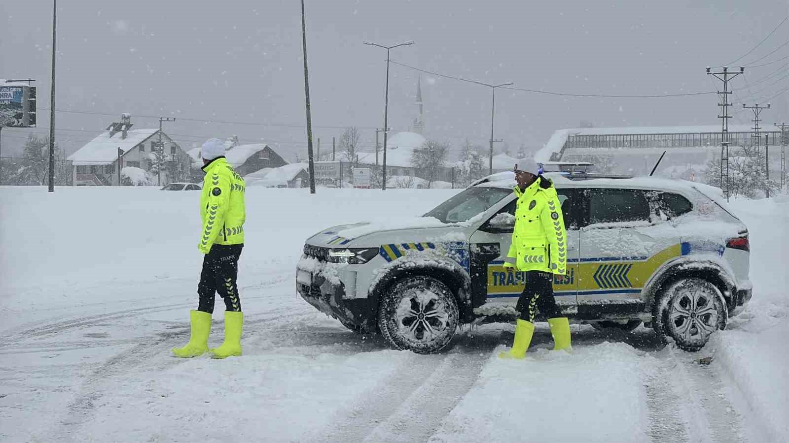 TEM ve D-100’ün Bolu geçişi ağır taşıt trafiğine kapatıldı
