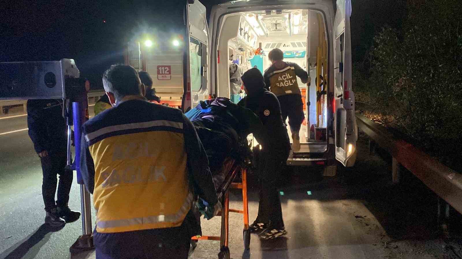 TEM’de vinç destekli kurtarma: Taşıdığı araçla çarptığı tır arasında sıkıştı
TEM’de vinç destekli kurtarma: Taşıdığı araçla çarptığı tır arasında sıkıştı