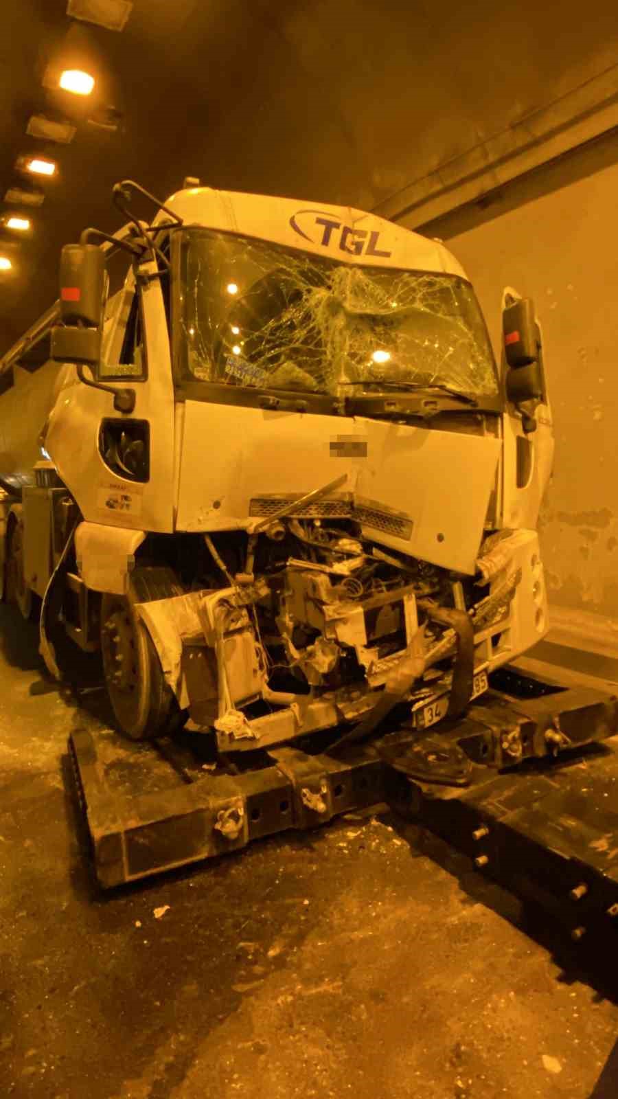 TEM’deki zincirleme kaza trafiği durma noktasına getirdi
