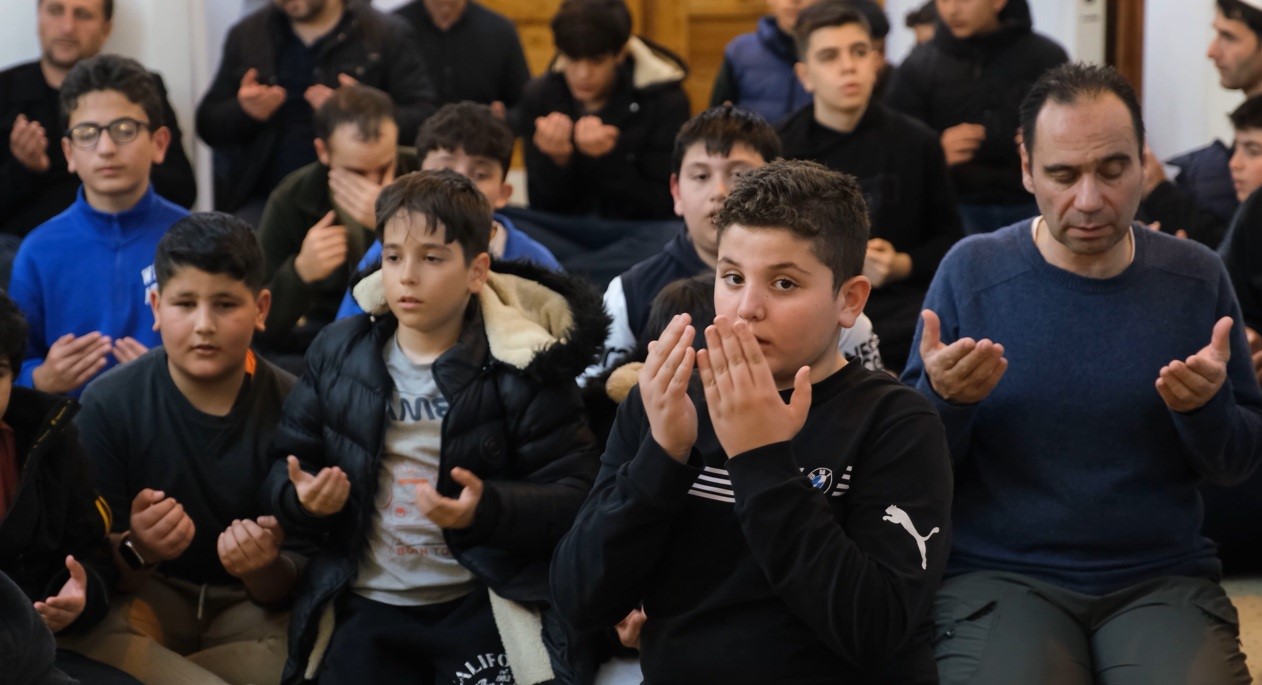 Teravih etkinlikleriyle öğrencilere manevi eğitim
