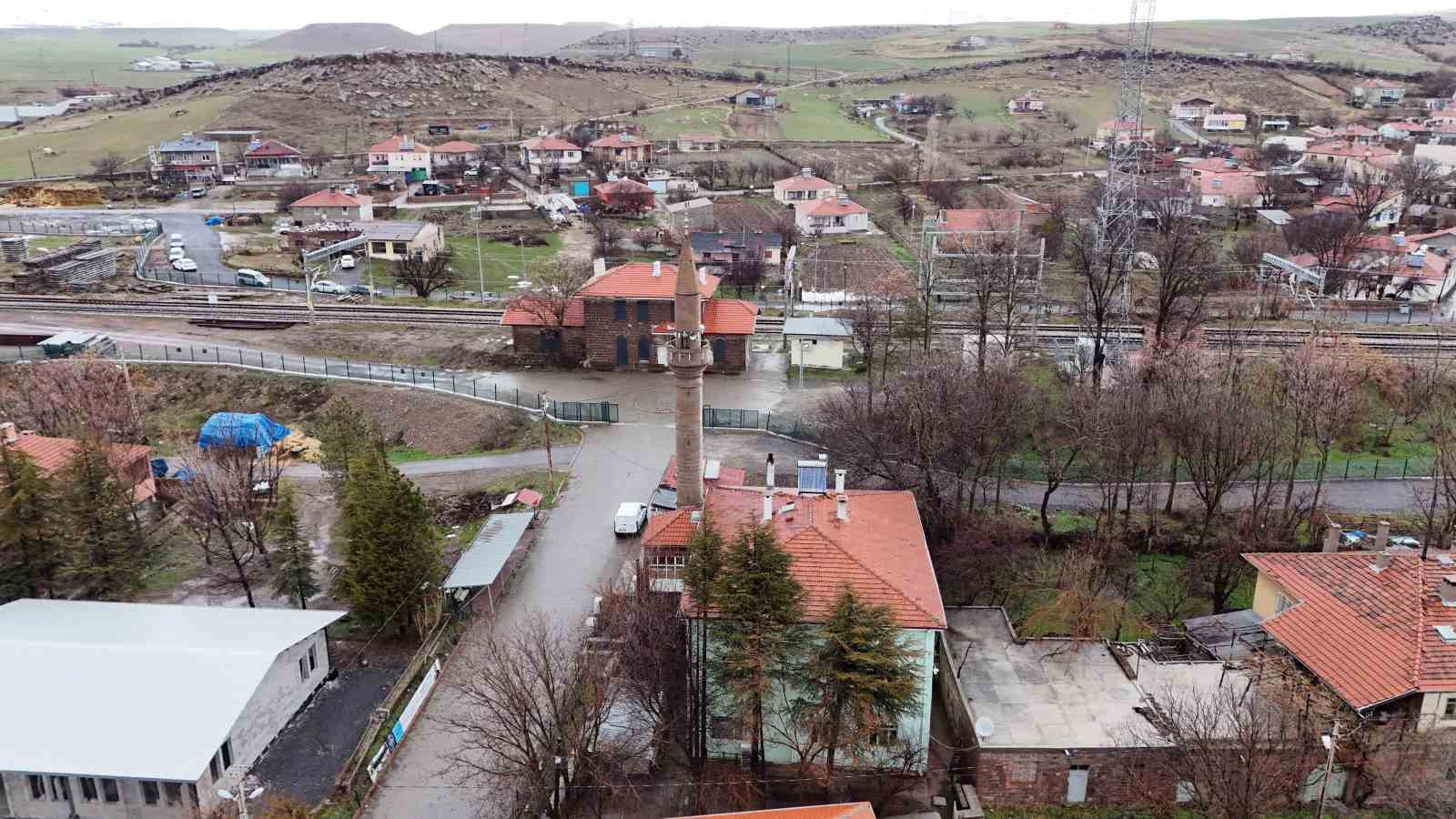 Teravih namazı için 5 kilometre yürümek istemiyorlar
Teravih namazı için 5 kilometre yürümek istemiyorlar