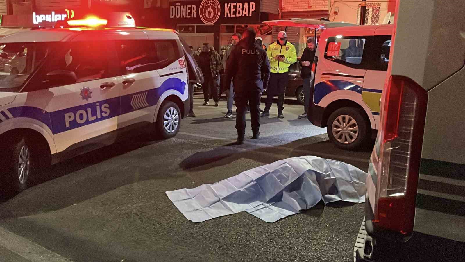 Teravih namazına giderken otomobilin çarptığı kadın hayatını kaybetti, gelini yaralandı
