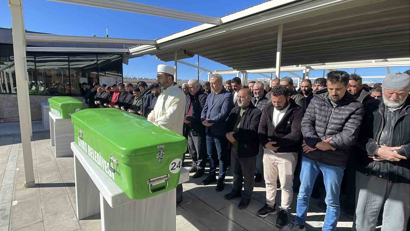 Teravihe gitmek istemişlerdi, gelin ve kaynana son yolculuklarına birlikte uğurlandı
