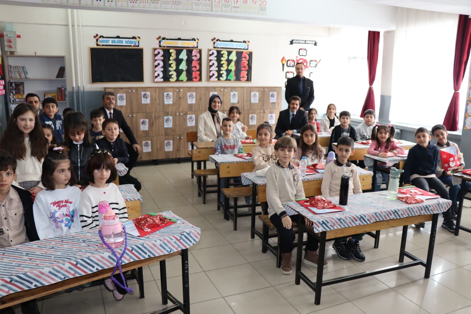 Tercan’da öğrencilerin yarıyıl karne sevinci
