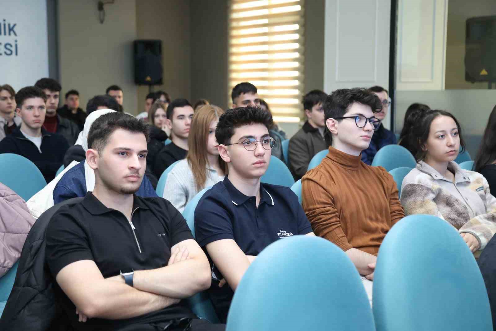 "Tercihten Önce Üniversiteni Yaşa" projesi özel lise öğrencilerini ağırlıyor
"Tercihten Önce Üniversiteni Yaşa" projesi özel lise öğrencilerini ağırlıyor