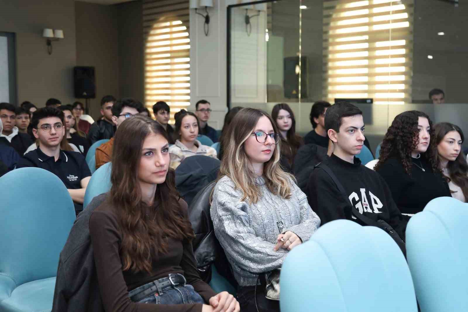 "Tercihten Önce Üniversiteni Yaşa" projesi özel lise öğrencilerini ağırlıyor
"Tercihten Önce Üniversiteni Yaşa" projesi özel lise öğrencilerini ağırlıyor