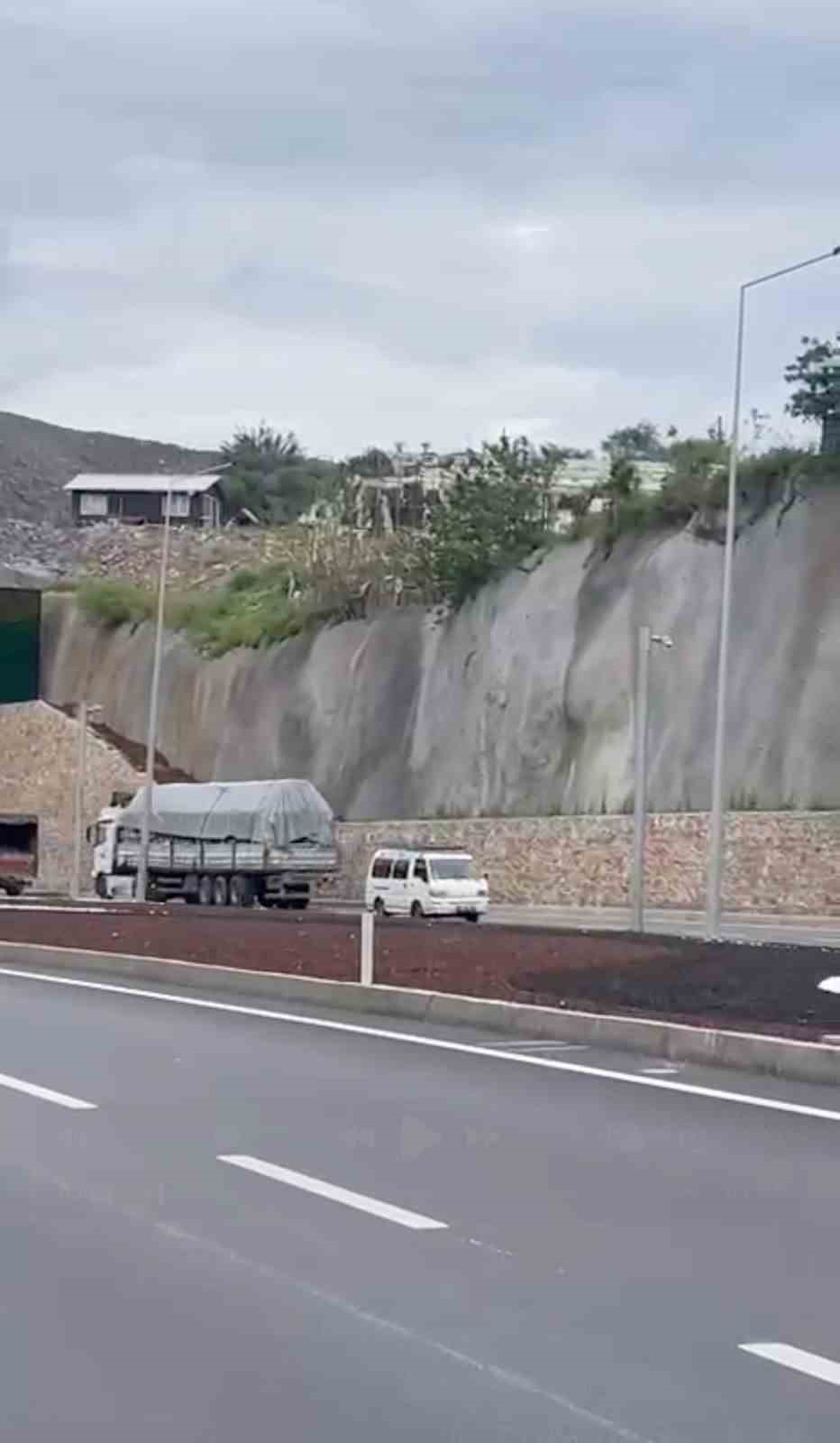 Ters yönde ilerledi, hem kendi canını hem diğer sürücülerin canını hiçe saydı: 95 bin TL ceza uygulandı
