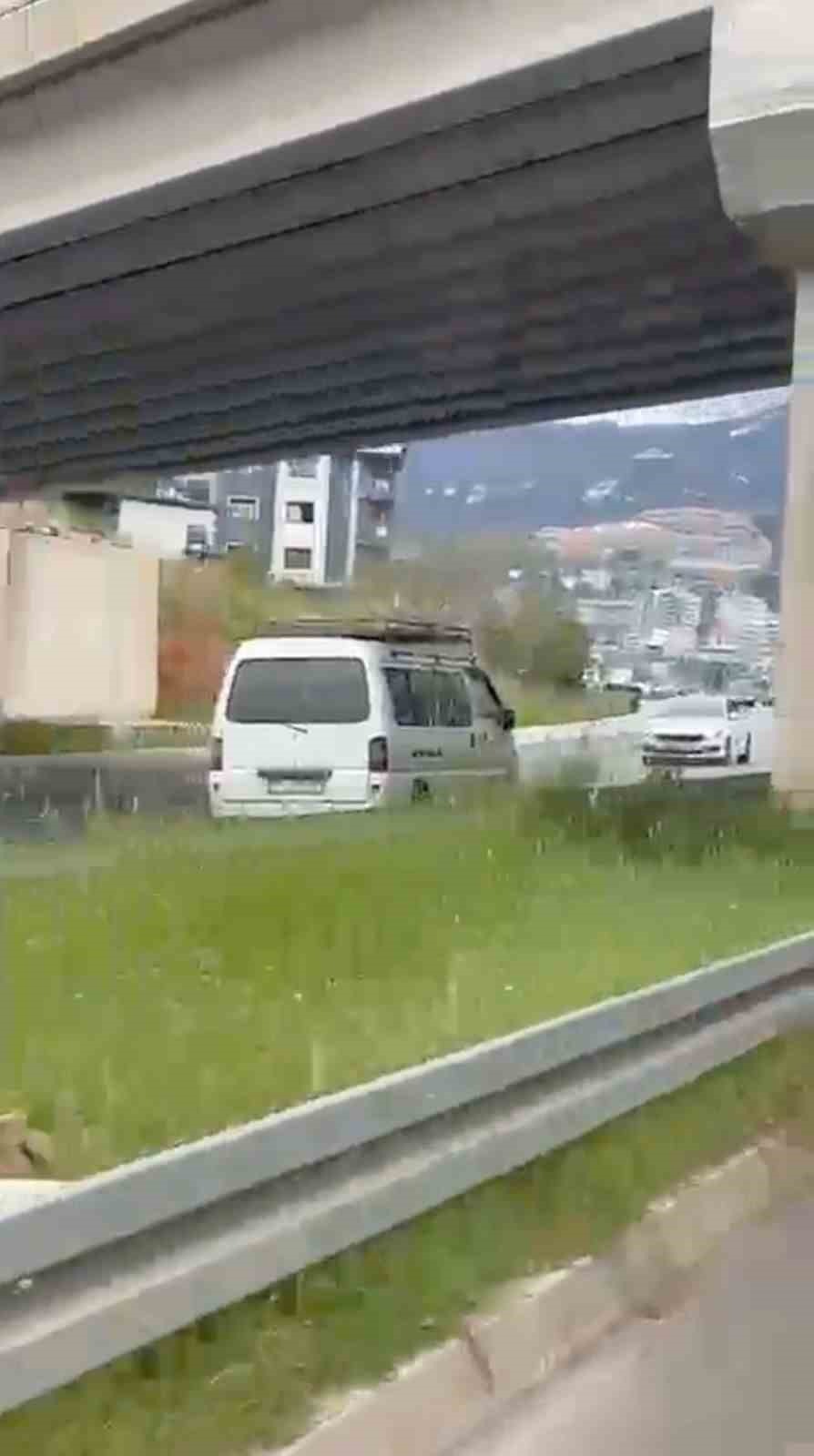 Ters yönde ilerledi, hem kendi canını hem diğer sürücülerin canını hiçe saydı: 95 bin TL ceza uygulandı
