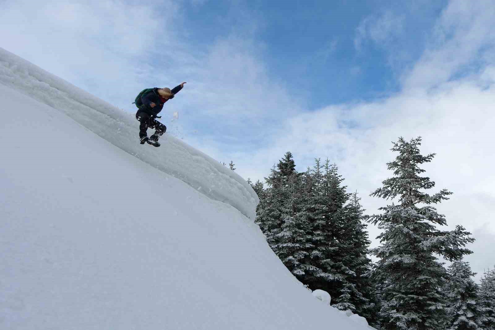 Tersun Dağı’nda zorlu kış yürüyüşü: Kar kalınlığı 1,5 metreyi buldu
Tersun Dağı’nda zorlu kış yürüyüşü: Kar kalınlığı 1,5 metreyi buldu
