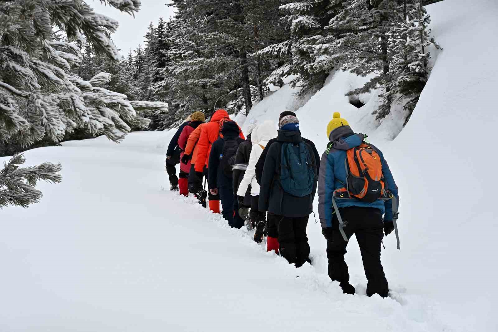 Tersun Dağı’nda zorlu kış yürüyüşü: Kar kalınlığı 1,5 metreyi buldu
Tersun Dağı’nda zorlu kış yürüyüşü: Kar kalınlığı 1,5 metreyi buldu