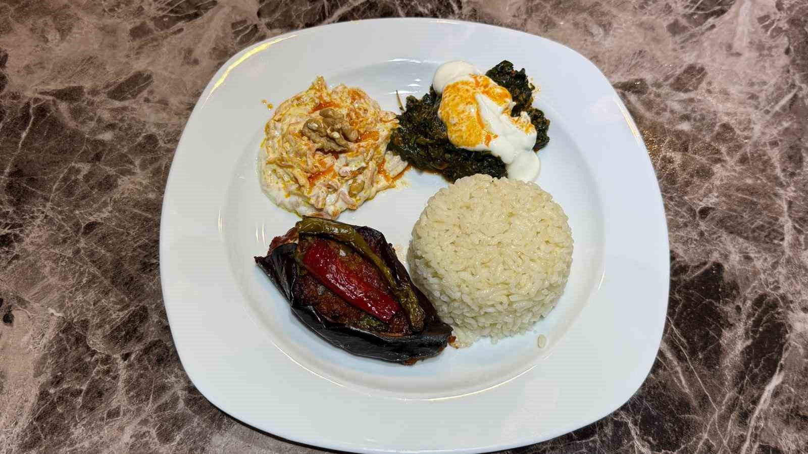 Tescilli Karacadağ pirincini kullanan ev hanımları ‘lezzet’ ve ‘besin kalitesi’ farkını anlatı
