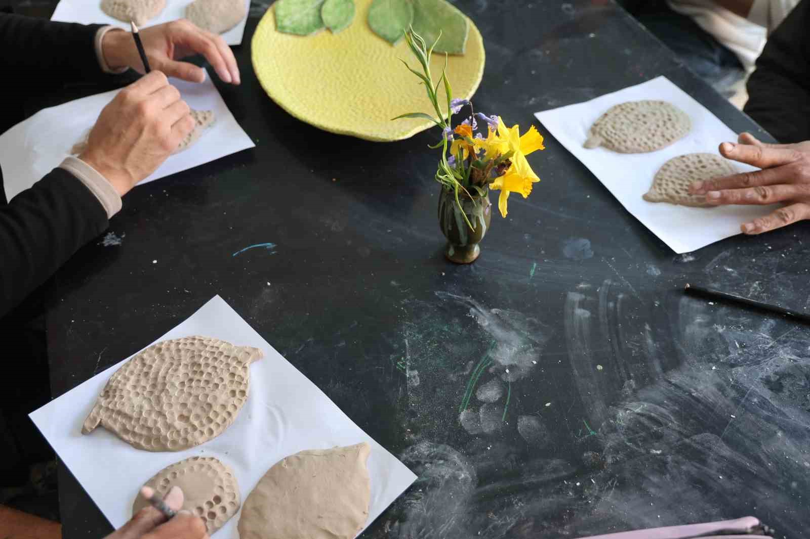 Tescilli Kozan portakalı yükümlülerin elinde sanata dönüştü
