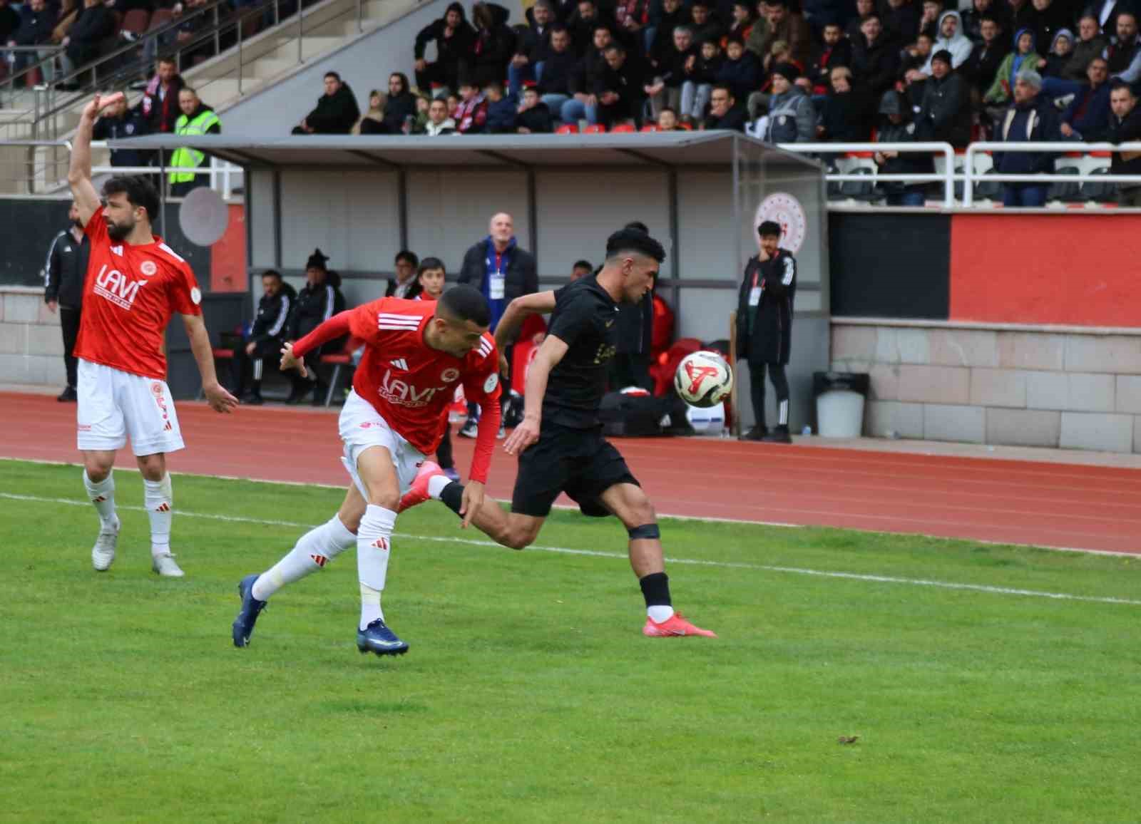 TFF 2. Lig: Kastamonuspor: 1 - Batman Petrolspor: 2
