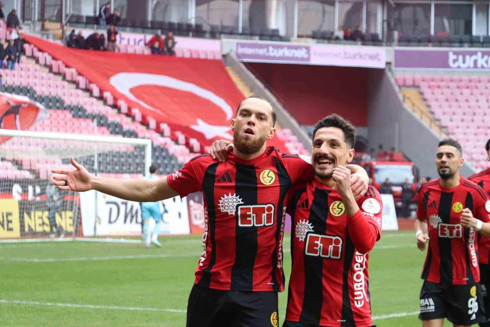TFF 3. Lig Eskişehirspor: 2 - Tire 2021: 0
