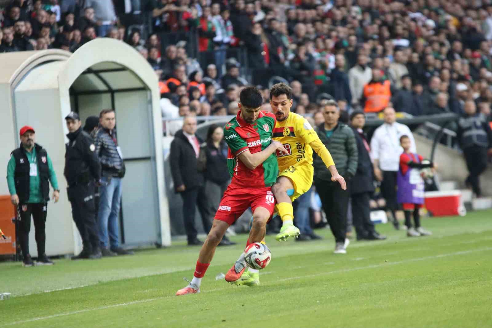 TFF 3. Lig: Karşıyaka: 0 - Eskişehirspor: 0

