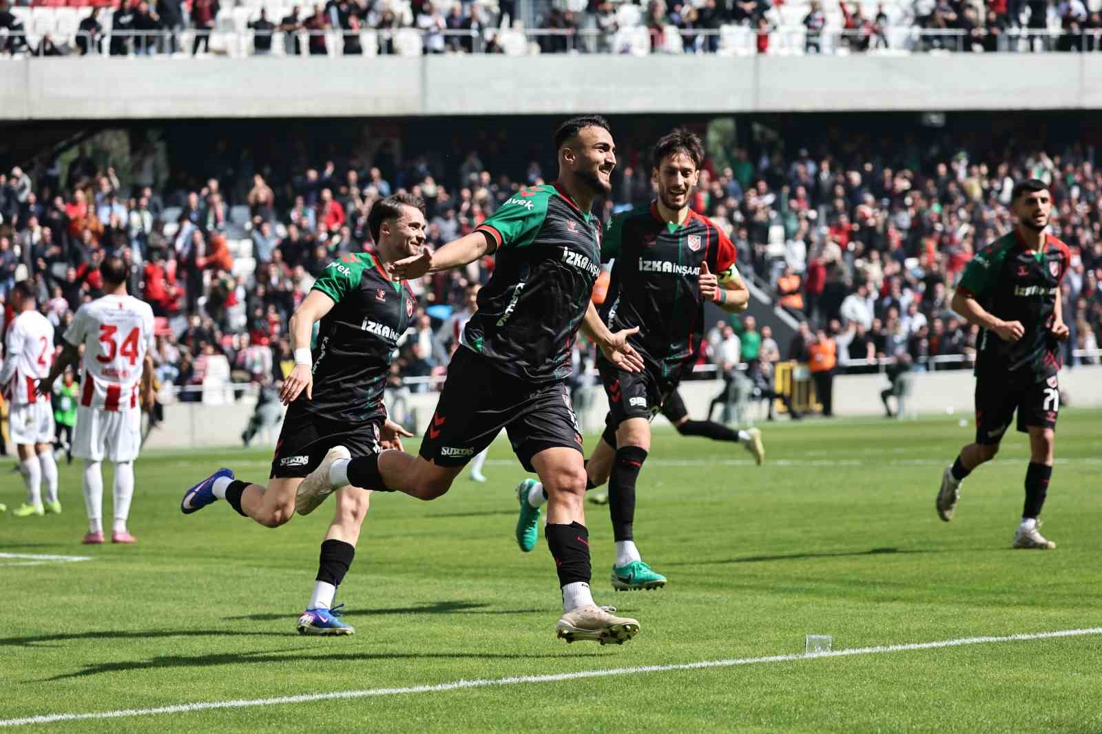 TFF 3. Lig: Karşıyaka: 2 - Ayvalıkgücü Belediyespor: 0
