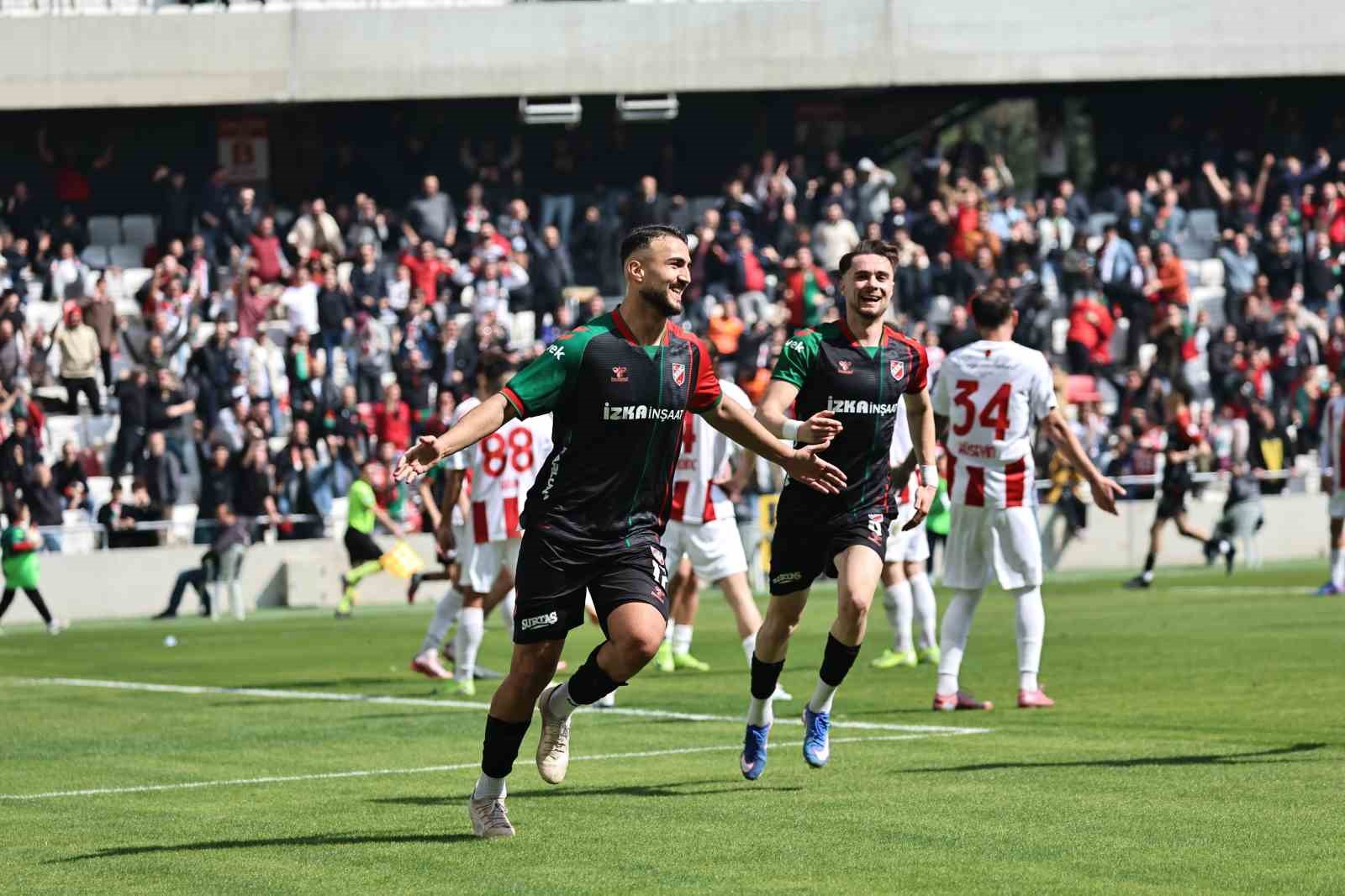 TFF 3. Lig: Karşıyaka: 2 - Ayvalıkgücü Belediyespor: 0
