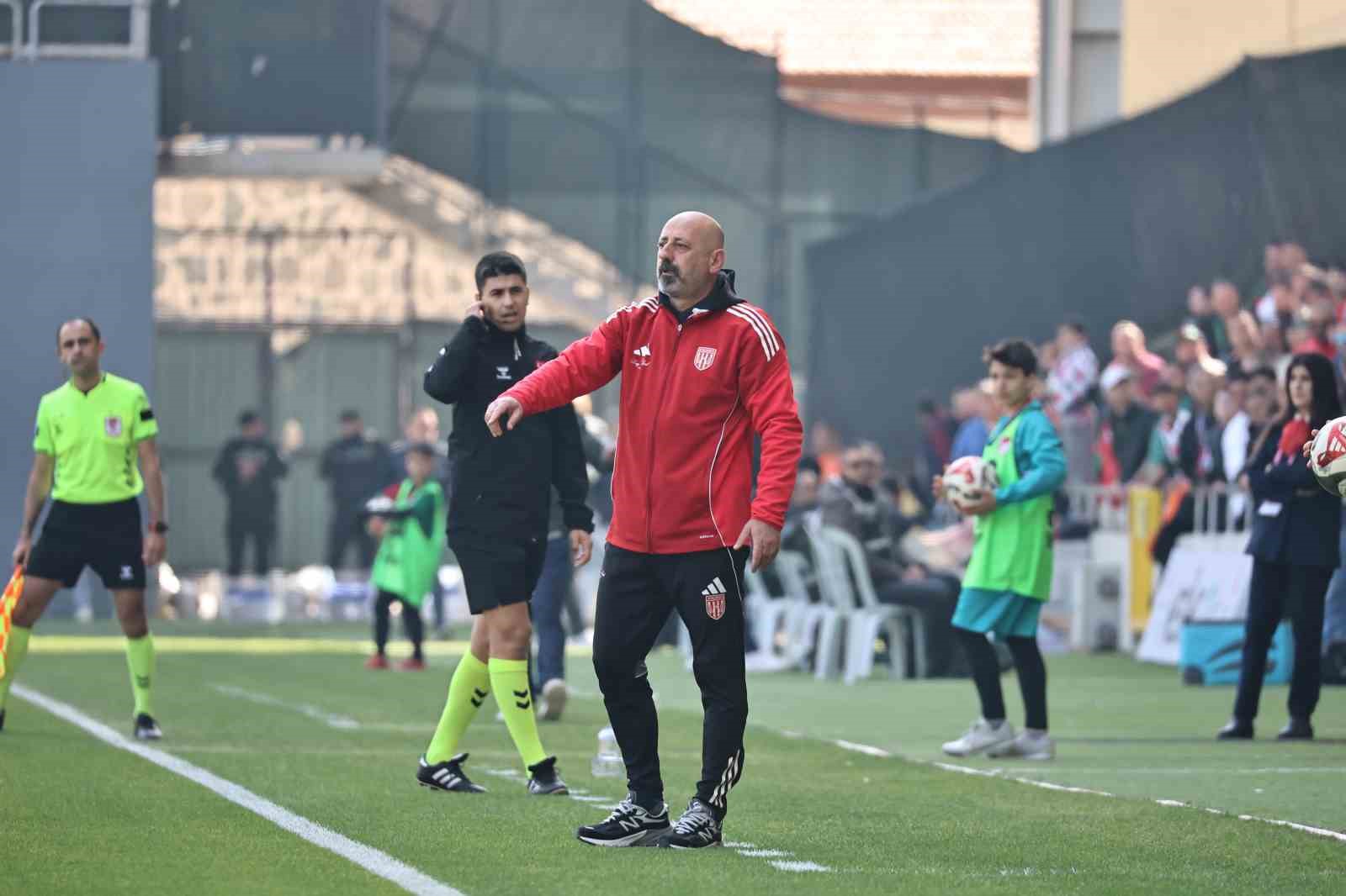 TFF 3. Lig: Karşıyaka: 2 - Ayvalıkgücü Belediyespor: 0
