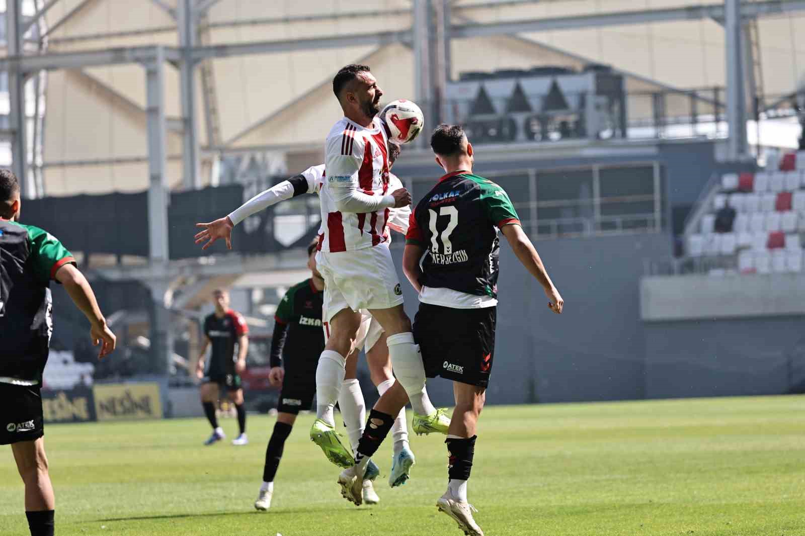 TFF 3. Lig: Karşıyaka: 2 - Ayvalıkgücü Belediyespor: 0
