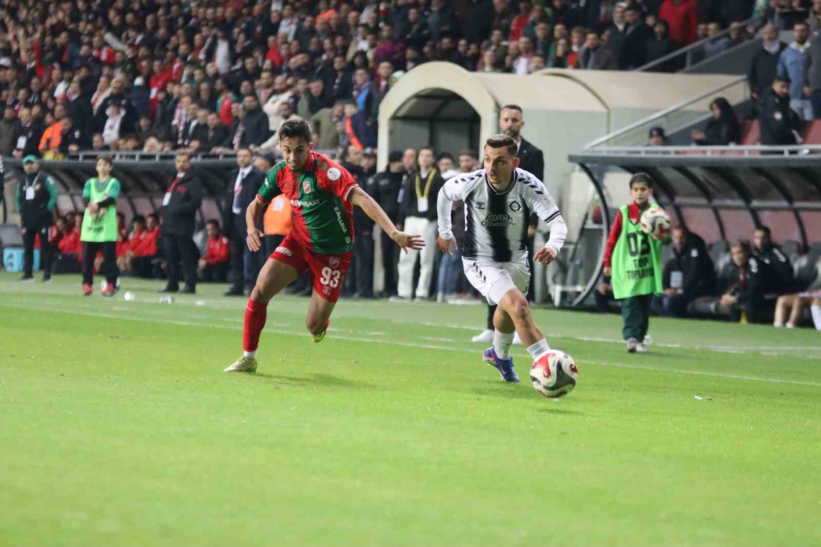 TFF 3. Lig: Karşıyaka: 3 - Altay: 1
