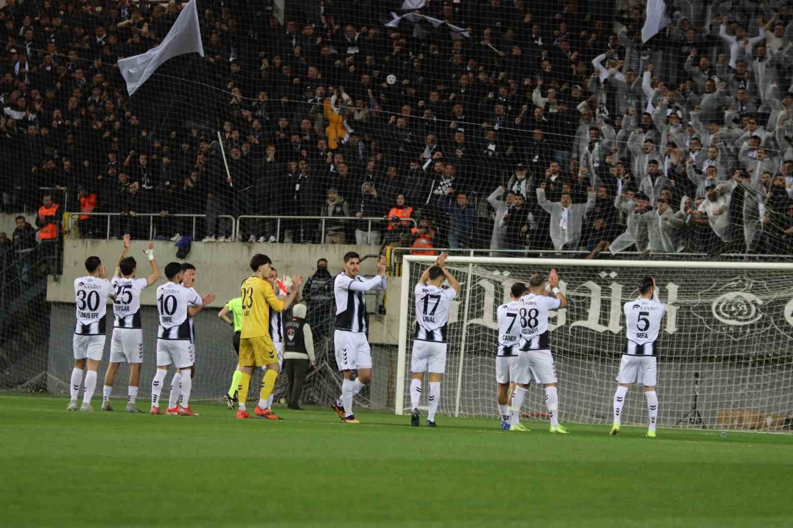 TFF 3. Lig: Karşıyaka: 3 - Altay: 1
