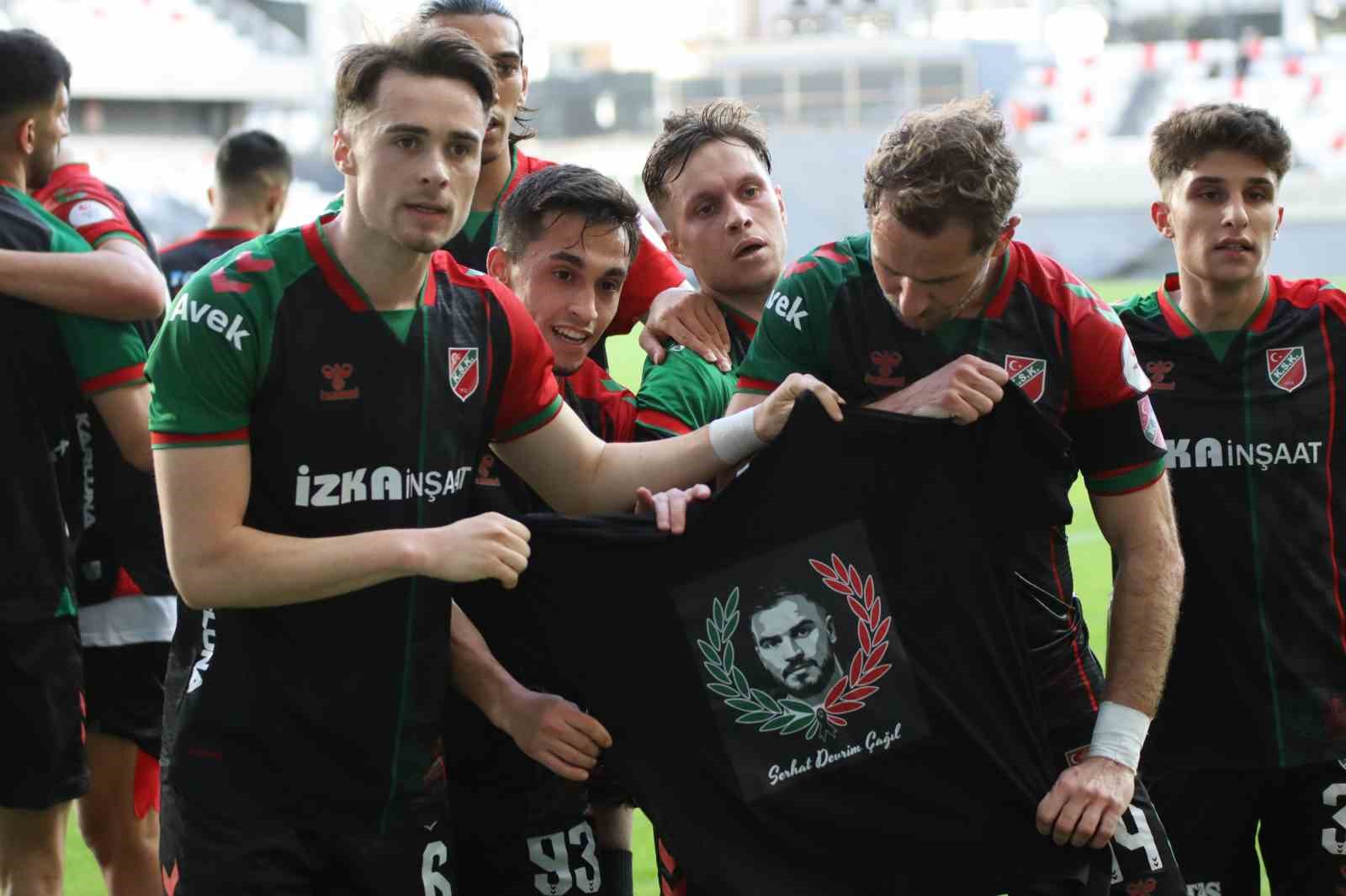 TFF 3. Lig: Karşıyaka: 3 - İzmir Çoruhlu FK: 1
TFF 3. Lig: Karşıyaka: 3 - İzmir Çoruhlu FK: 1