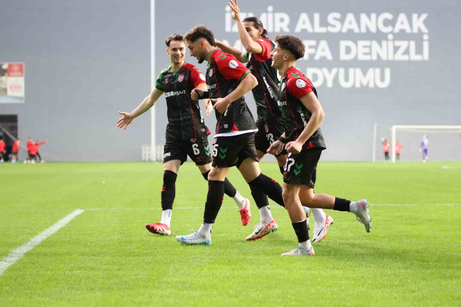 TFF 3. Lig: Karşıyaka: 3 - İzmir Çoruhlu FK: 1
TFF 3. Lig: Karşıyaka: 3 - İzmir Çoruhlu FK: 1