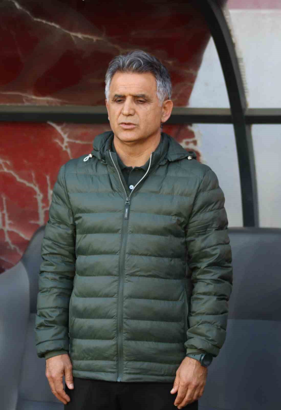 TFF 3. Lig: Karşıyaka: 3 - İzmir Çoruhlu FK: 1
TFF 3. Lig: Karşıyaka: 3 - İzmir Çoruhlu FK: 1