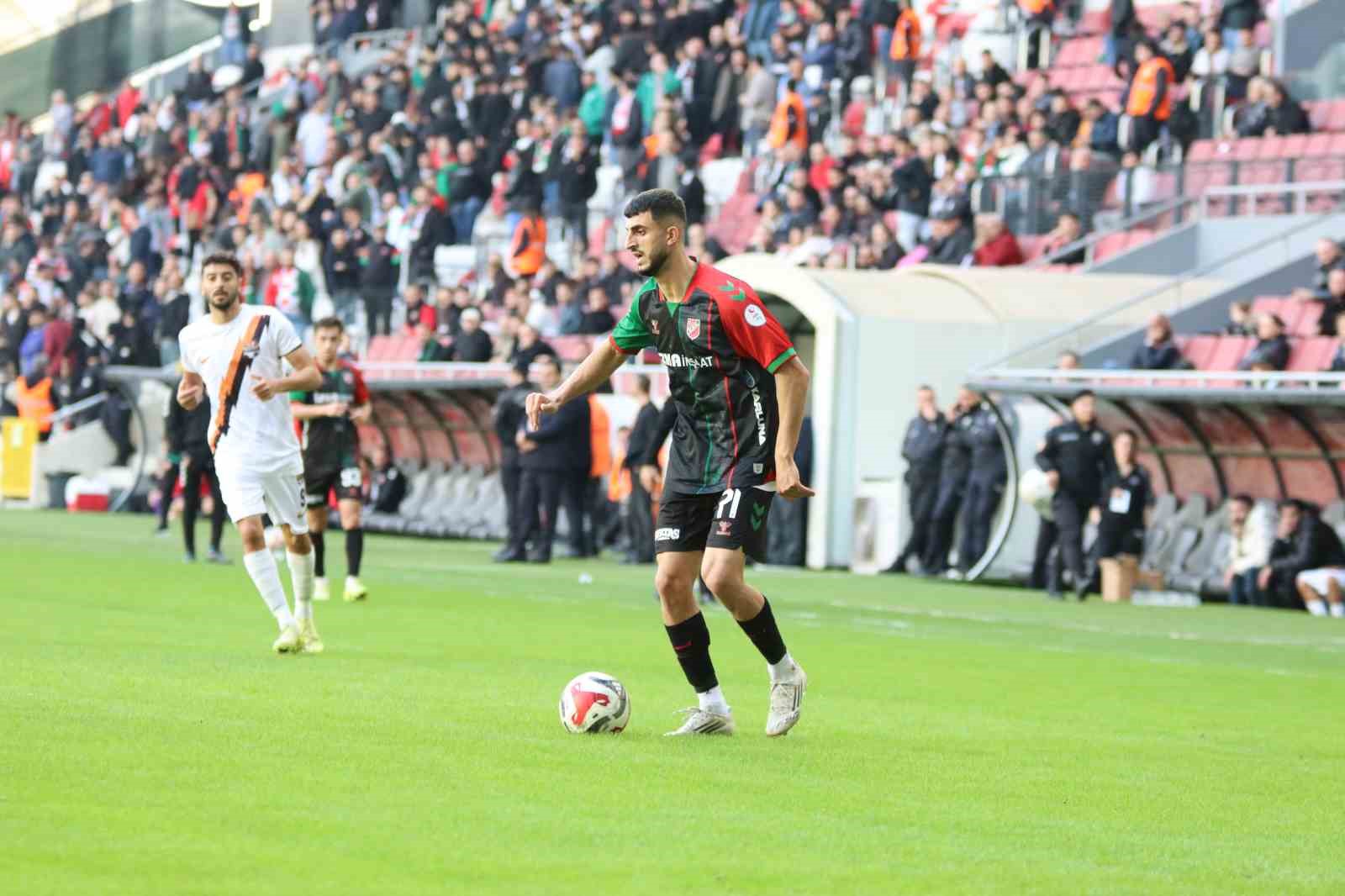 TFF 3. Lig: Karşıyaka: 3 - İzmir Çoruhlu FK: 1
TFF 3. Lig: Karşıyaka: 3 - İzmir Çoruhlu FK: 1