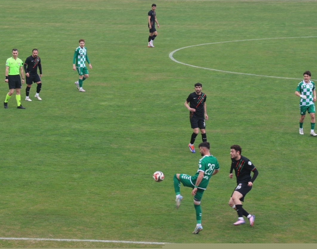 TFF 3. Lig: Kırşehir FK: 1 - Diyarbekir Spor: 1
TFF 3. Lig: Kırşehir FK: 1 - Diyarbekir Spor: 1