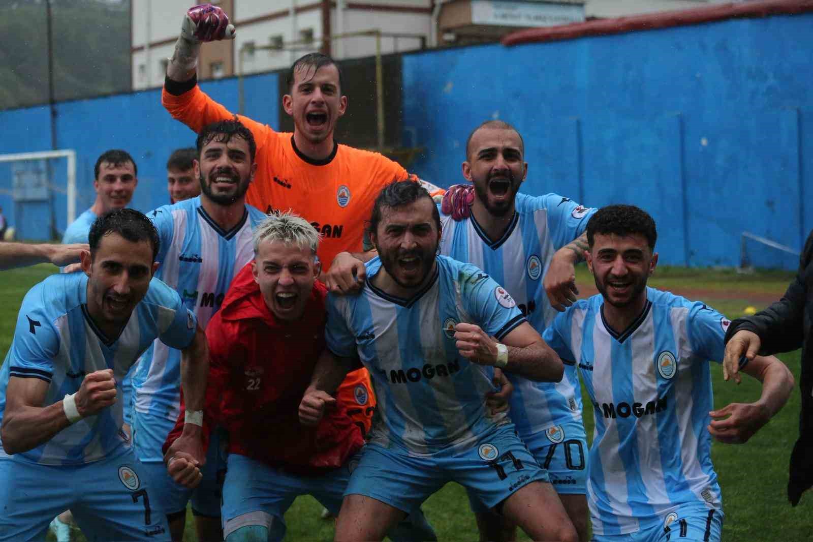 TFF 3. Lig: Pazarspor: 3 - Zonguldakspor FK: 3
