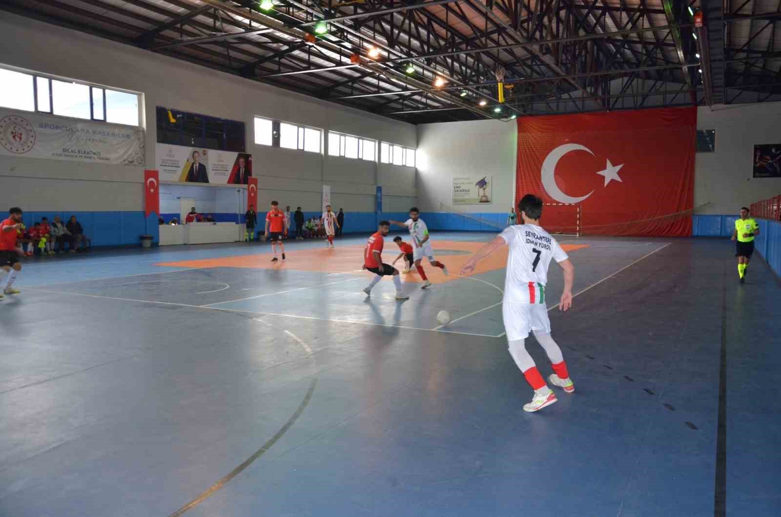 TFF Futsal Ligi Tatvan Etabı devam ediyor
